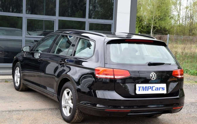 Volkswagen Passat cena 62900 przebieg: 152000, rok produkcji 2019 z Piława Górna małe 379